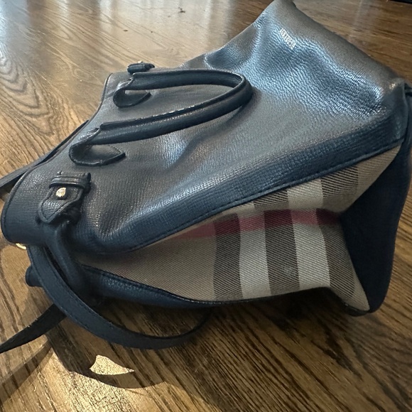 Authentic leather Burberry purse - Picture 7 of 9